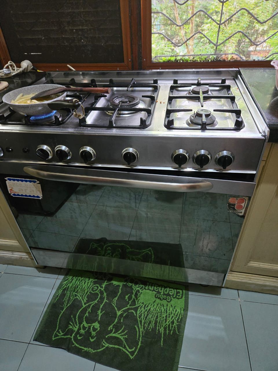 Dokumentasi service dan perbaikan unit Ariston